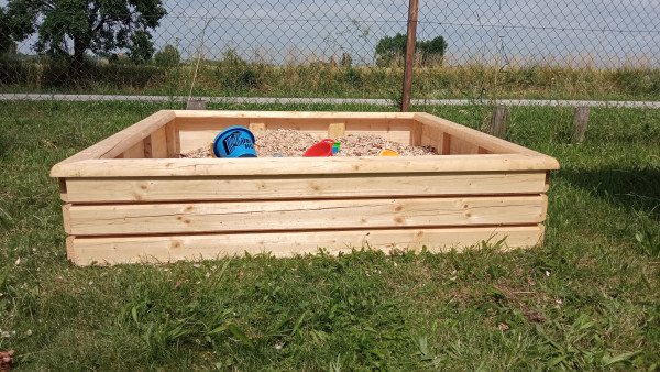 Sandkasten naturbelassen 200x200cm